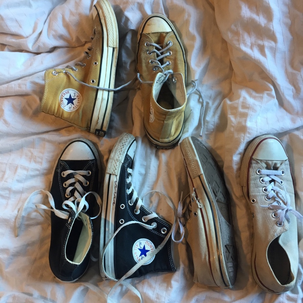 2 Pairs of Converse